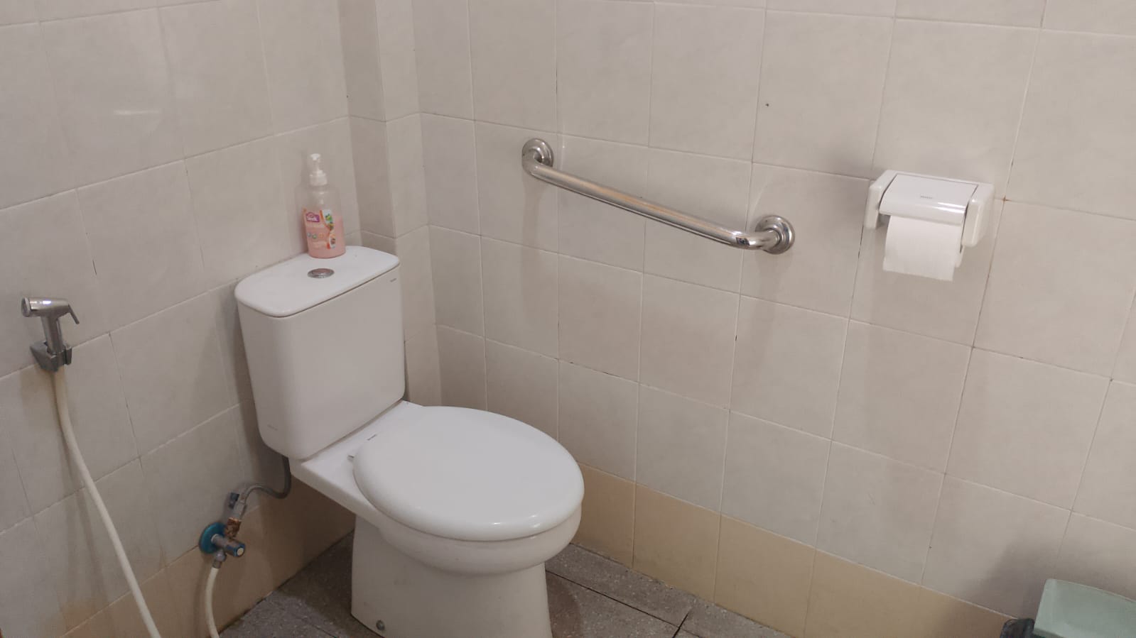 toilet difabel
